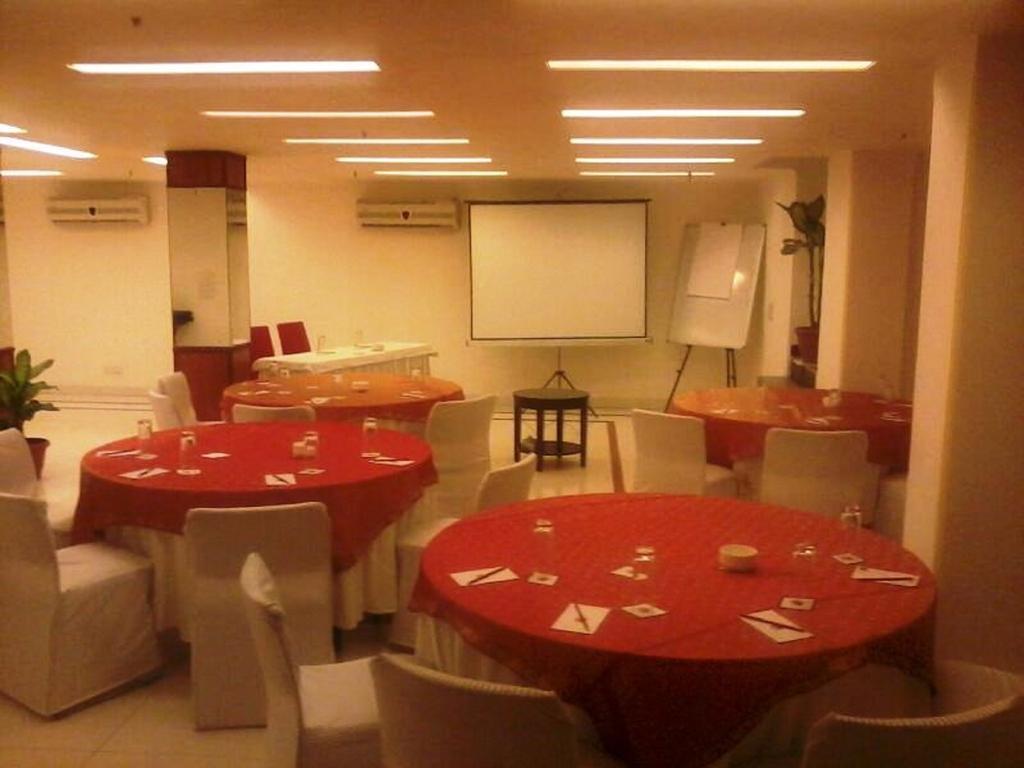 Clarks Inn Kailash Colony New Delhi Exterior photo