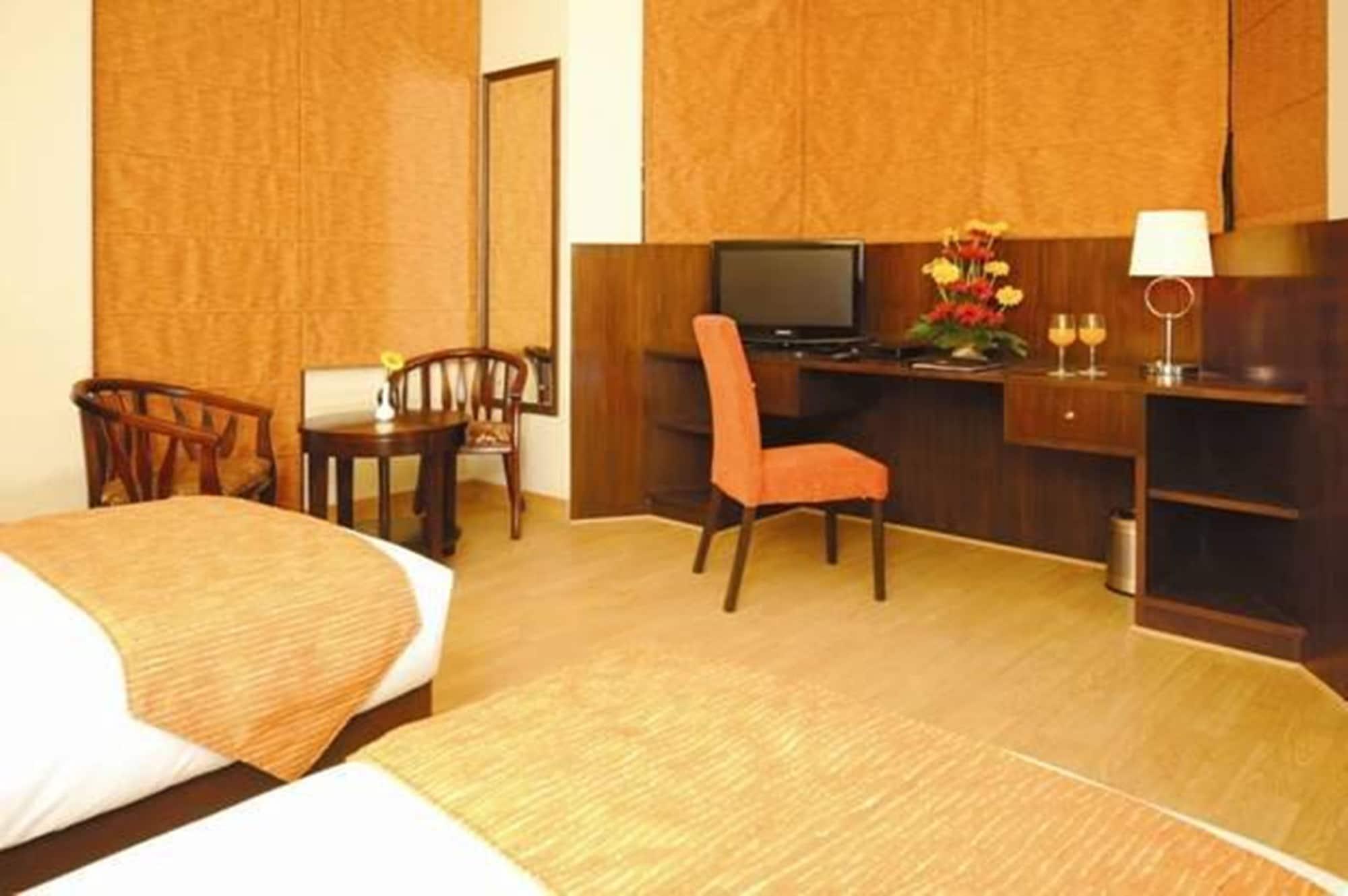 Clarks Inn Kailash Colony New Delhi Exterior photo
