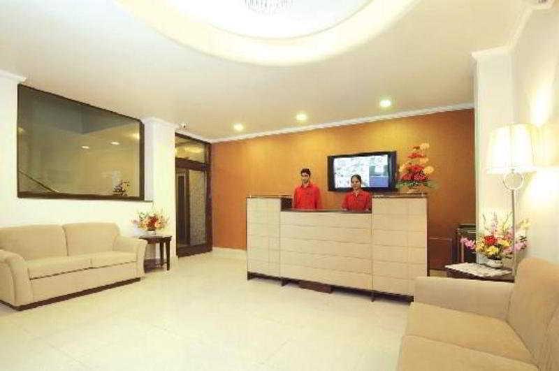 Clarks Inn Kailash Colony New Delhi Exterior photo